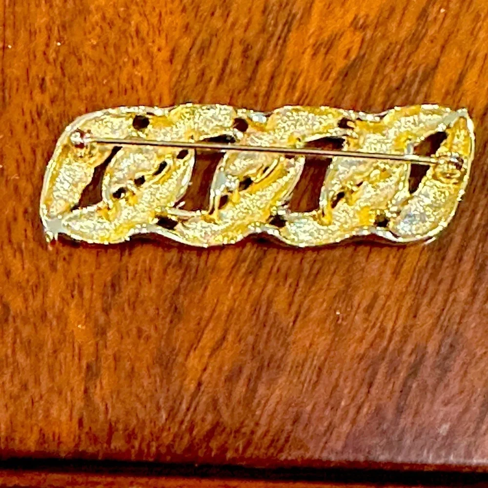 Chunky Vintage Chain Link Design Gold Tone Bar Brooch EUC